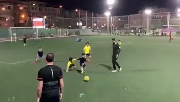 Ce petit prodige du foot... a 8 ans seulement