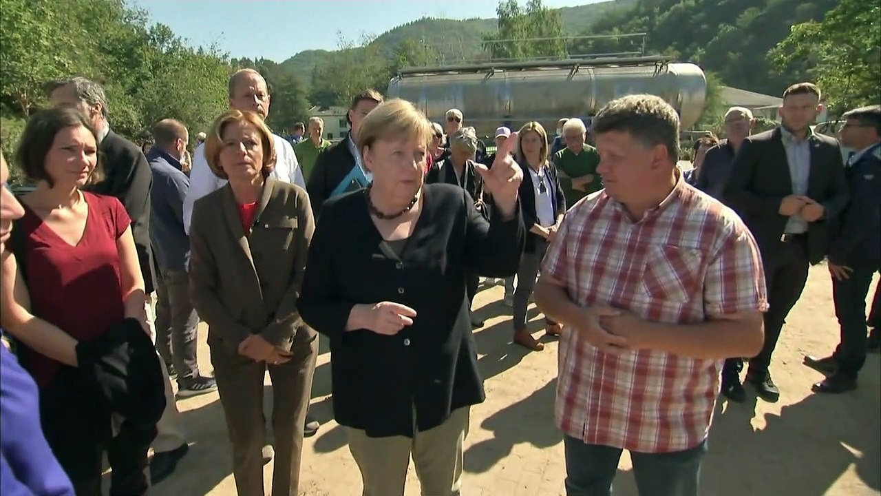 Merkel zurück im Ahrtal: Todesangst der Flutopfer verpflichtet