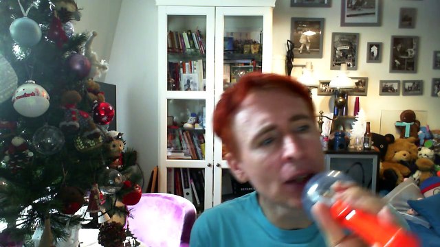 Wiwi égratigne falling down