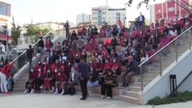 Vatandaşlar Türkiye-Sırbistan maçını dev ekranda izledi
