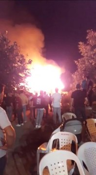 Sünnet düğününde atılan havai fişek samanlığı yaktı