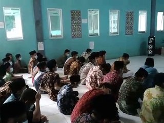 Pemberian Santunan untuk Anak Didik Pesantren Ruhul Jadid