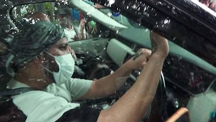 Sidharth Shukla funeral : Sidharth को आखरी अलविदा कह लौटे सिंगर Mikka Singh |FilmiBeat