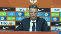 AMSTERDAM - Hollanda -Türkiye maçının ardından (Louis van Gaal)