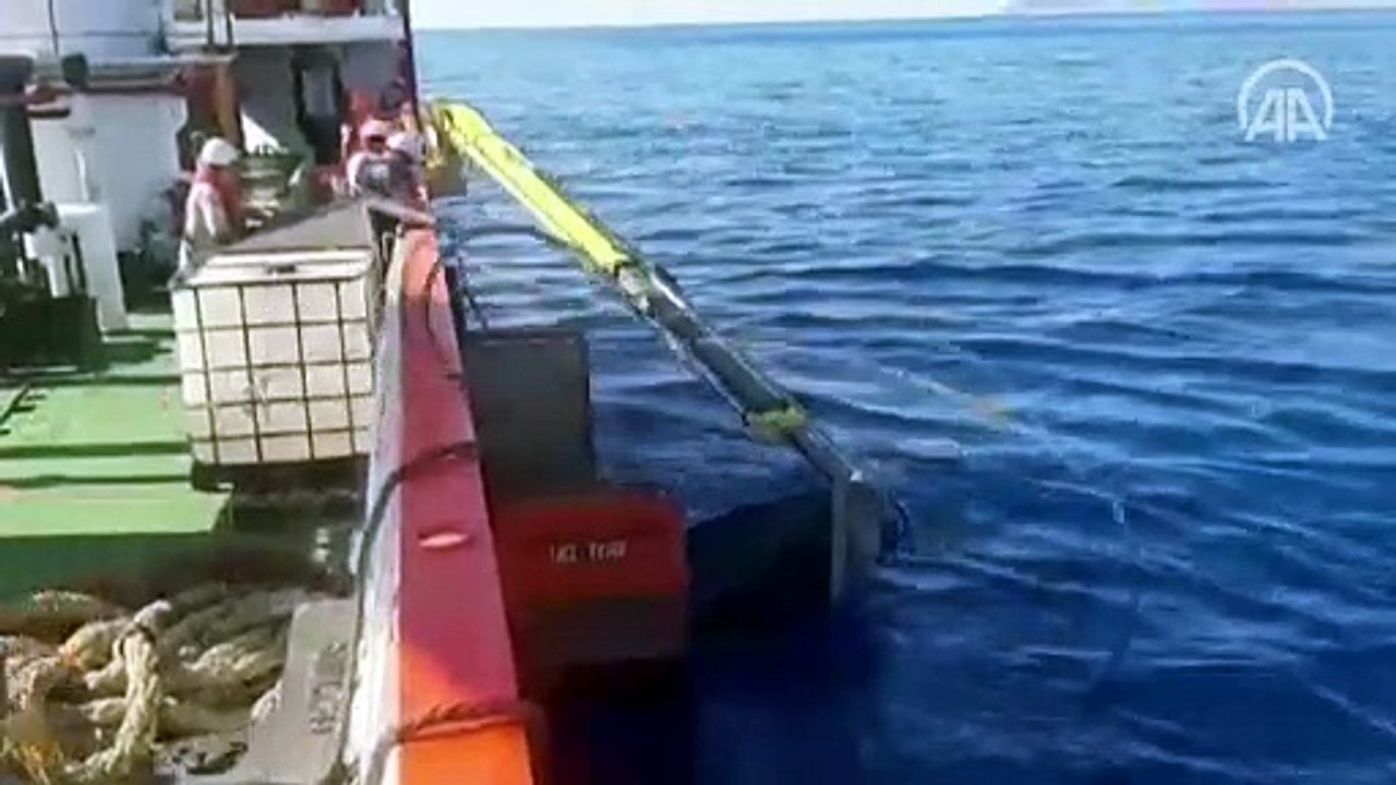 Nene Hatun Acil Müdahale Gemisi, Akdeniz'de Suriye kaynaklı petrol sızıntısına ilişkin temizlik çalışmasına başladı