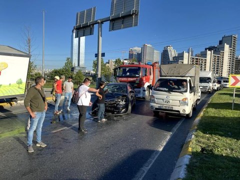 Aracıyla refüjü aşarak karşı şeride uçan polis memuru yaralandı