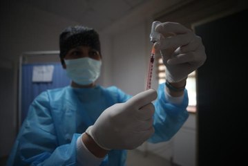 Gençlerin Kovid-19 aşısı uygulamasına katılımı Düzce'yi mavi kategoriye taşıdı