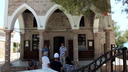 Ayvalık'ta tarihi camiye kitabe ayıbı