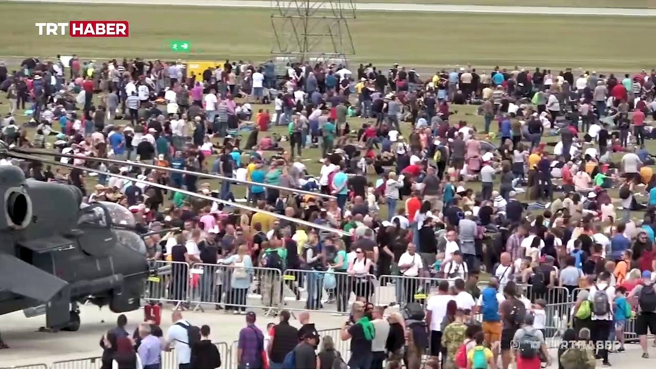 Türk Yıldızları Macaristan semalarında gösteri uçuşu yaptı