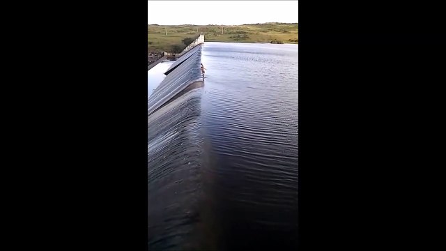 Faire du toboggan sur un barrage... Sensations garanties