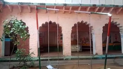 ग्रामीणों की मदद से बदल डाली विद्यालयों की दशा