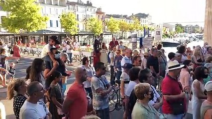 Un vrai faux mariage de "télé irréalité" en ce moment à Martigues