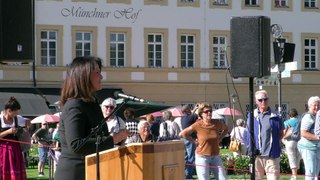 Eröffnung Altöttinger Klostermarkt 2021 durch Ministerin Michaela Kaniber auf dem Kapellplatz