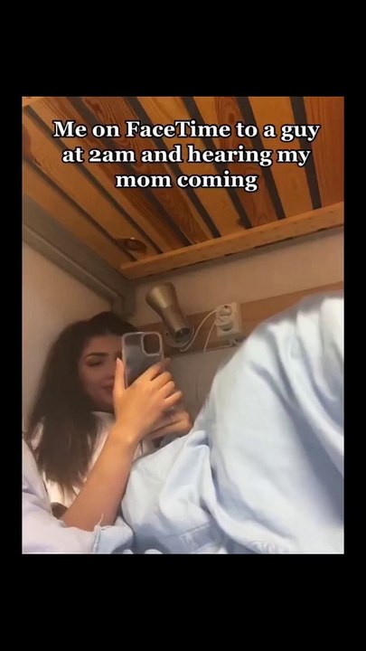 Girls Face time Boyfreind