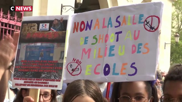 Protestations contre une salle de shoot à Paris