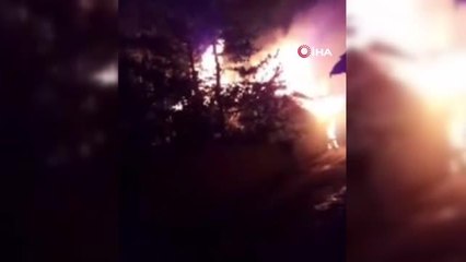 Kastamonu'da çıkan yangında 2 katlı ev, ahır ve samanlık küle döndü