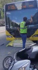 Esenyurt'ta motokuryelerden İETT otobüsüne tekmeli, yumruklu saldırı kamerada
