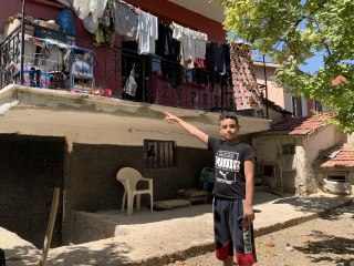 Son dakika haberleri | Balkonda çamaşır asan kadın komşusu tarafından kazara vuruldu