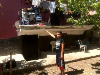 Son dakika haberleri... Kargaları korkutmak için tüfekle ateş etti, balkondaki komşunu vurdu