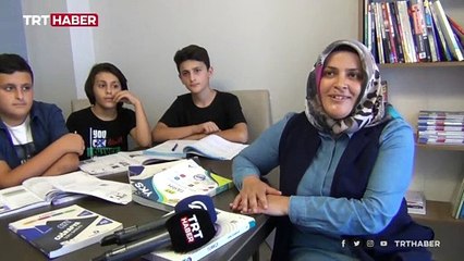 3 çocuk annesi 20 yıl sonra üniversiteyi kazandı