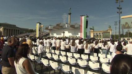 Hunderttausende feiern Messe unter freiem Himmel in Budapest