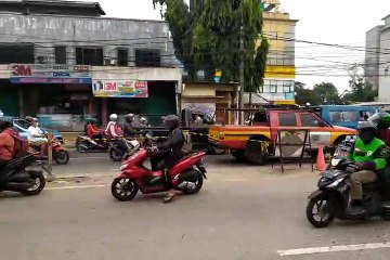 Perbaikan Jalan Raya Dewi Sartika Ciputat
