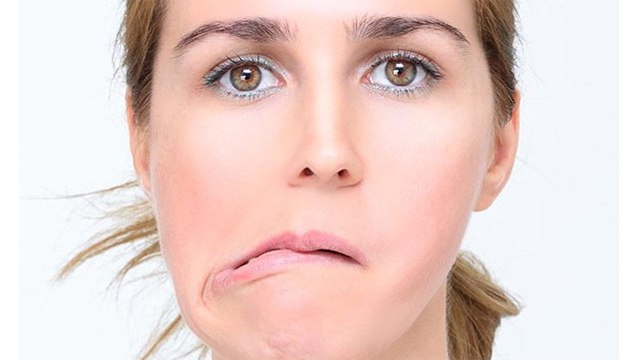 लकवा मारने से पहले Body में दिखते है Sign ,समय पर उपचार से बच सकती है जान। Paralysis Warning Signs