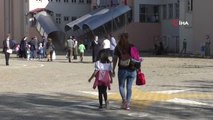 Kars'ta okul heyecanı: 62 bin öğrenci için ilk ders zili çaldı
