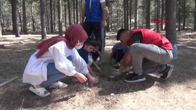 KREŞ ÖĞRENCİLERİ, EĞİTİME FİDAN DİKEREK BAŞLADI