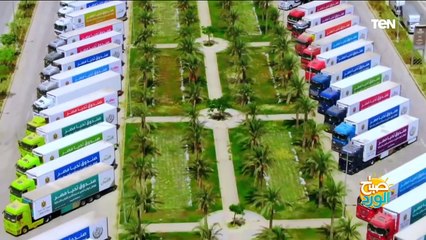 صورة وحكاية.. السيسى يشهد إطلاق أكبر قافلة انسانية فى مصر وفرحة العمال لا توصف بزيارة الرئيس لهم