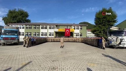 Sel nedeniyle Ayancık'ta görev yapan komandoların bir bölümü ilçeden ayrıldı