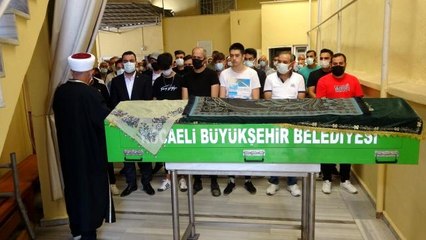 Tedavisinde siniri kesilince yüz felci geçiren kadın hayatını kaybetti