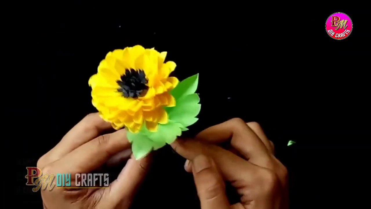 Decoration Sunflower Making with Colour Paper S...