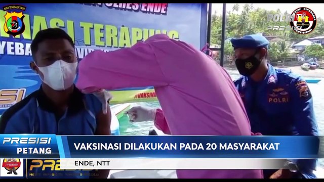 Polres Ende Gelar Vaksinasi Terapung untuk Masyarakat Pesisir