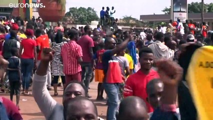 زعيم الانقلابيين في غينيا يعد بأن تنفذ البلاد التزاماتها في قطاعي الاقتصاد والمناجم