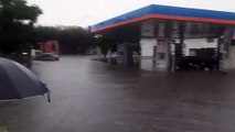 Nubifragio in Salento: a Nardò in pochi minuti strade, auto, locali e case sott'acqua
