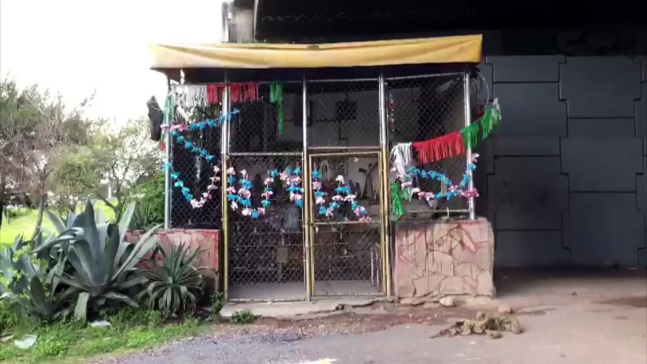 Misterios: La Virgen del puente en carretera a Chapala