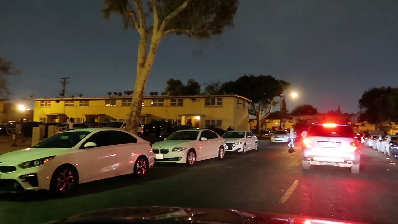 LOS ANGELES STREETS AT NIGHT
