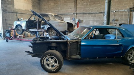 La restauration de voitures anciennes a le vent en poupe à Craon