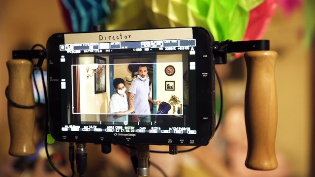 Vídeo de la película Sevillas de Brooklyn , de Vicente Villanueva, con Carolina Yuste, Canco Rodríguez, Estefanía de los Santos y Manolo Solo