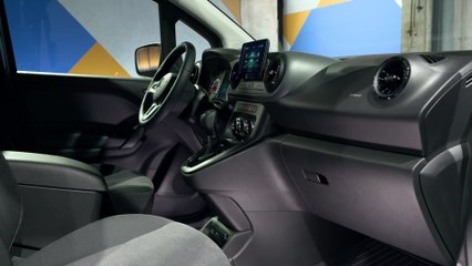 The new Mercedes-Benz CITAN Tourer Prototype Interior Design in Chromite grey