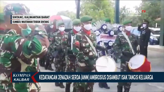 Isak Tangis Keluarga Iringi Kedatangan Jenazah Serda Anumerta Ambrosius