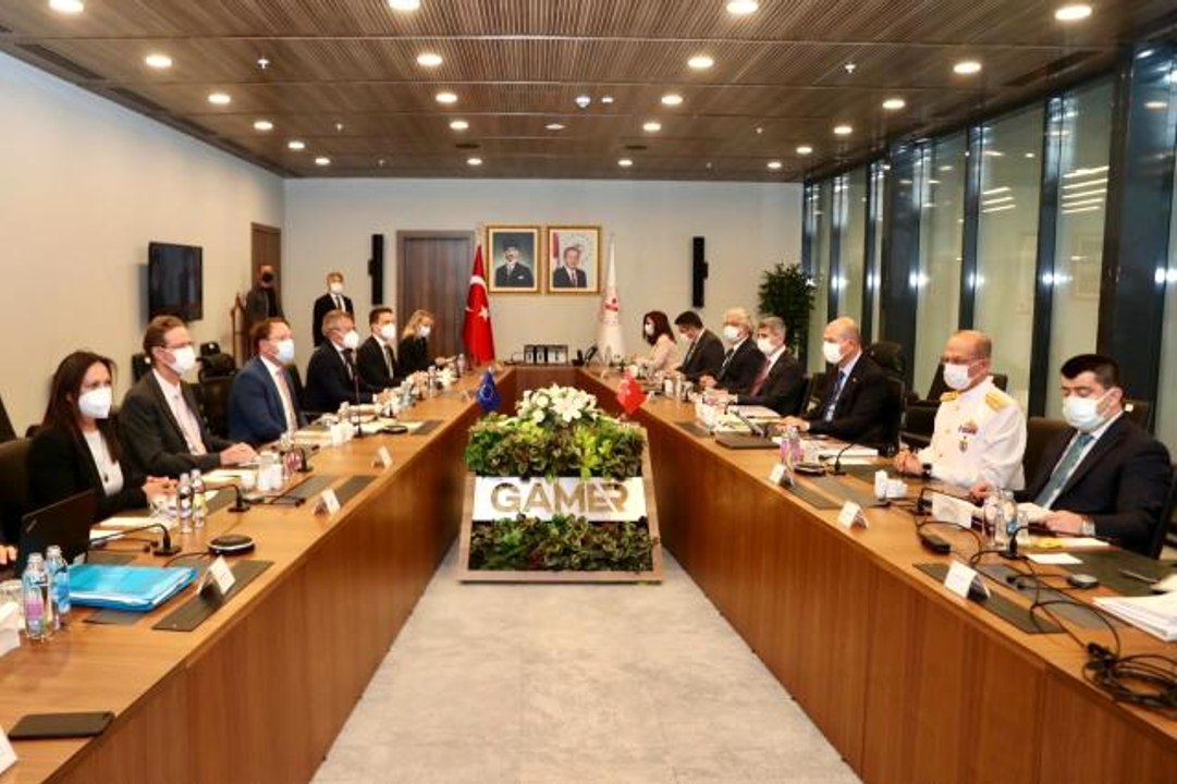 İçişleri Bakanı Soylu, AB Genişleme ve Komşuluk Politikası Komiseri Varhelyi'yi kabul etti