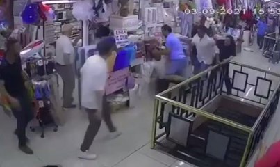 Avcılar'da karısını döven esnafa, diğer esnaflardan dayak