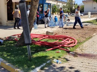 Son dakika... Yeraltı elektrik kablosu patladı, bir çocuk yaralandı
