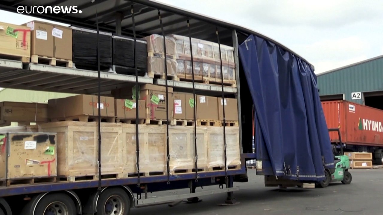 'Wurstkiege' gehen weiter: London verlängert Schonfrist zum Warenverkehr an irischer Grenze