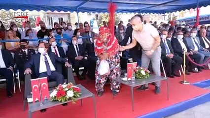 Protokolde Ayşe Teyze Krizi