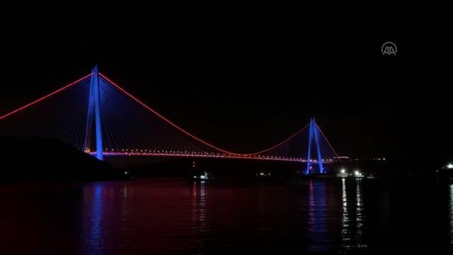 Köprüler DMD hastalığı farkındalığı için aydınlatıldı