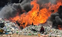 Incêndio destrói depósito de recicláveis, atinge carros e causa pânico na Zona Sul de Cajazeiras
