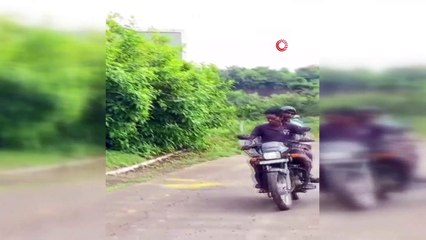 Hindistan'da yolda yürüyen yaşlı adama sırtlan saldırdı